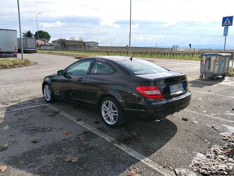 Usata Mercedes C220 Executive 170 CV (125 kW) 2014 Nero Coupé