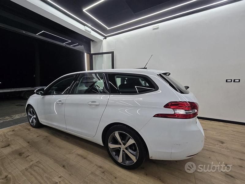 Usata Peugeot 308 Business-Line 120 CV (88 kW) 2016 Bianco Station wagon