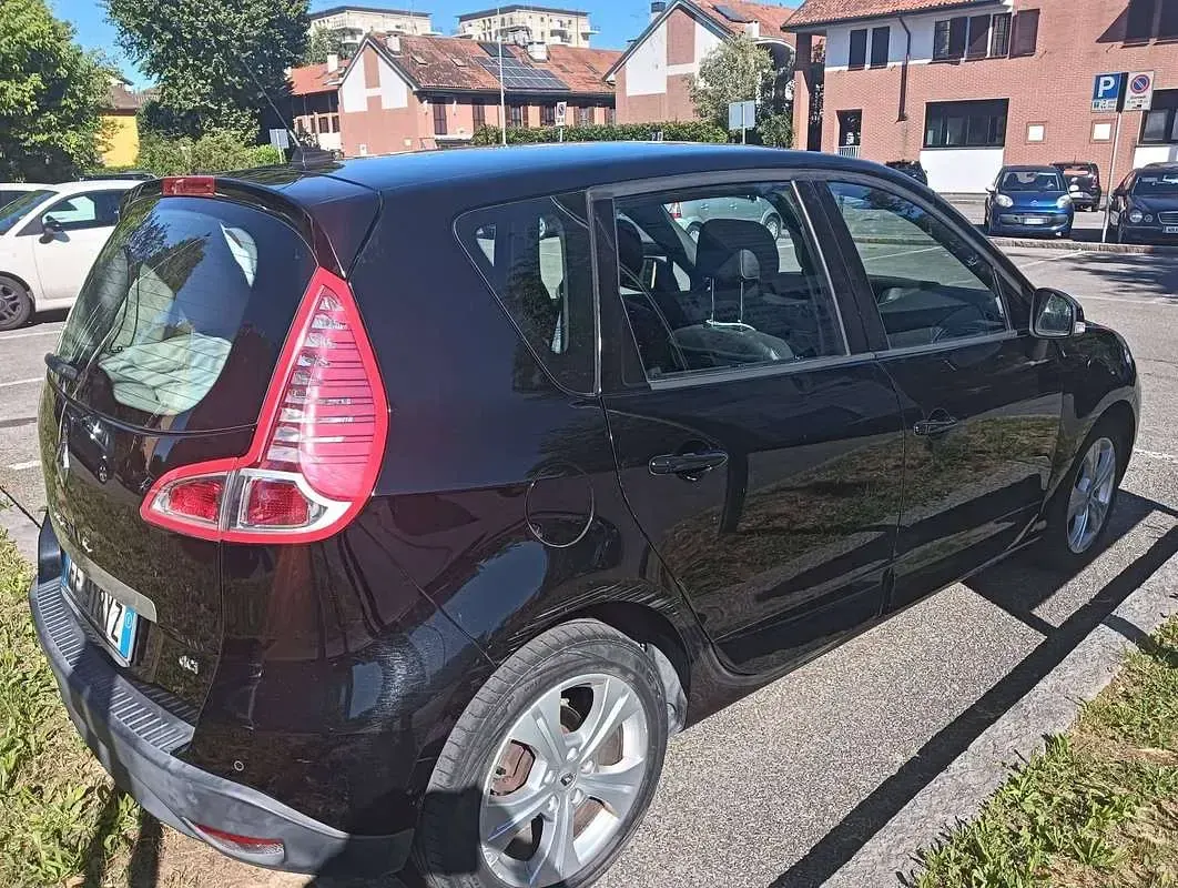 Usata Renault Scenic E-Tech Dynamique 110 CV (80 kW) 2011 Nero Monovolume