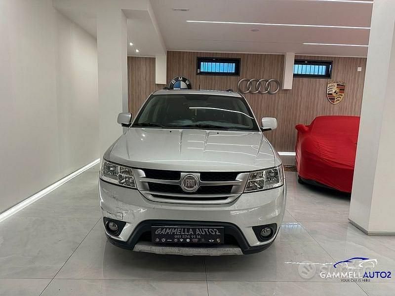 Grigio Usata 2011 Fiat Freemont SUV | 4490 € - Immagine 1/4