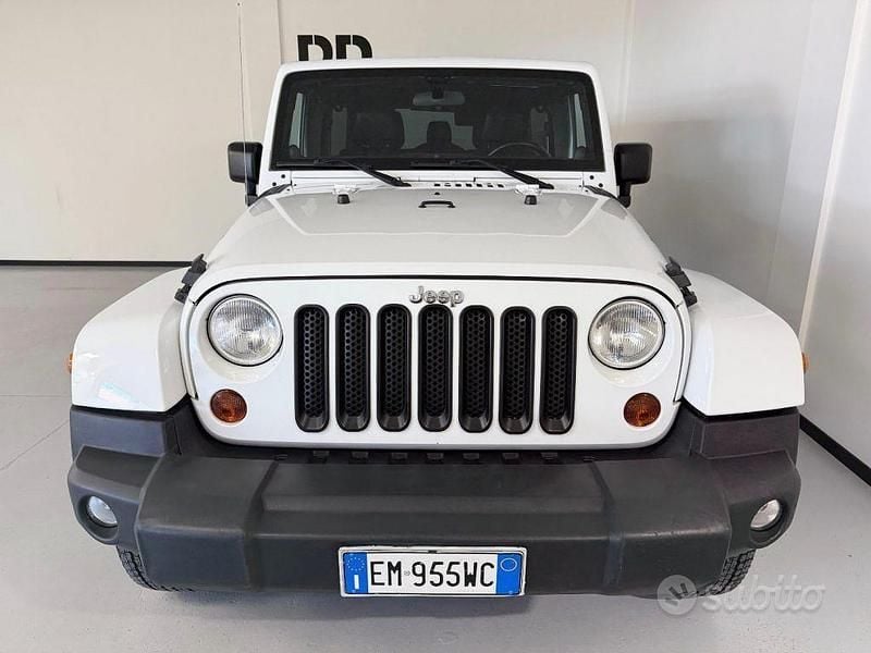 Usata Jeep Wrangler Unlimited Sahara 2012 Bianco SUV