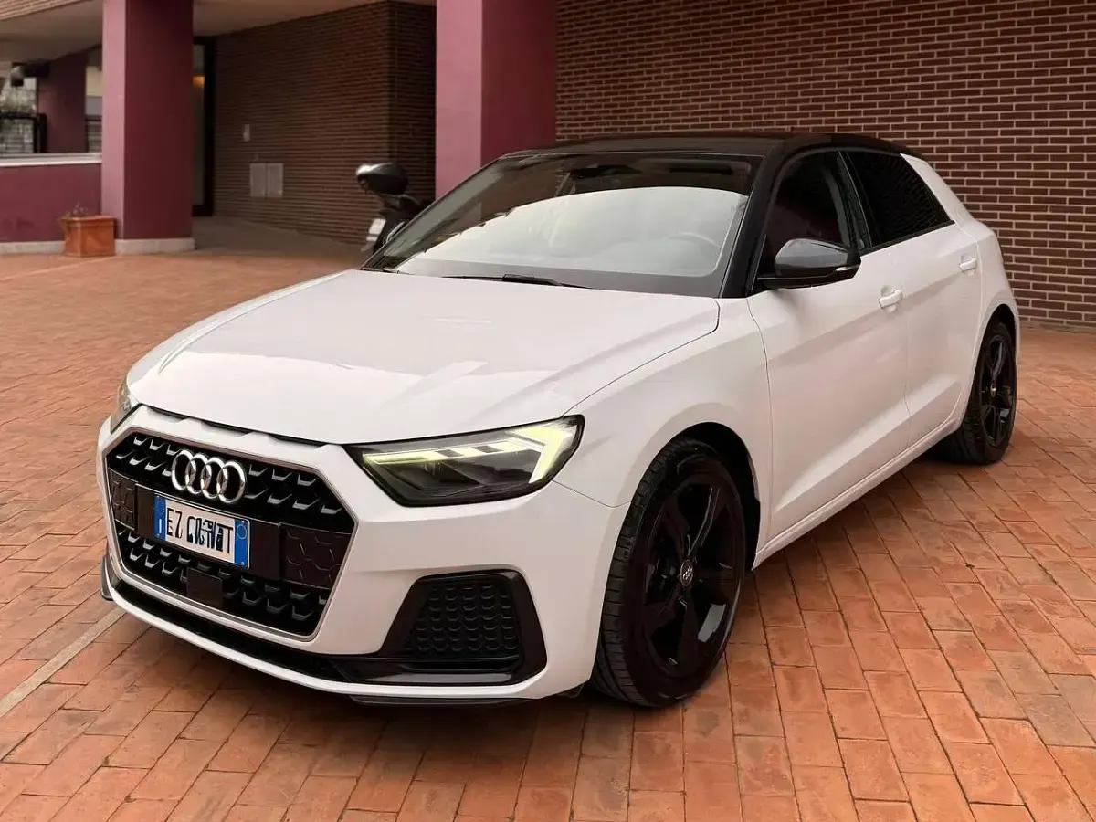 Usata Audi A1 Sportback Ambiente 116 CV (85 kW) 2020 White metallizzato Utilitaria