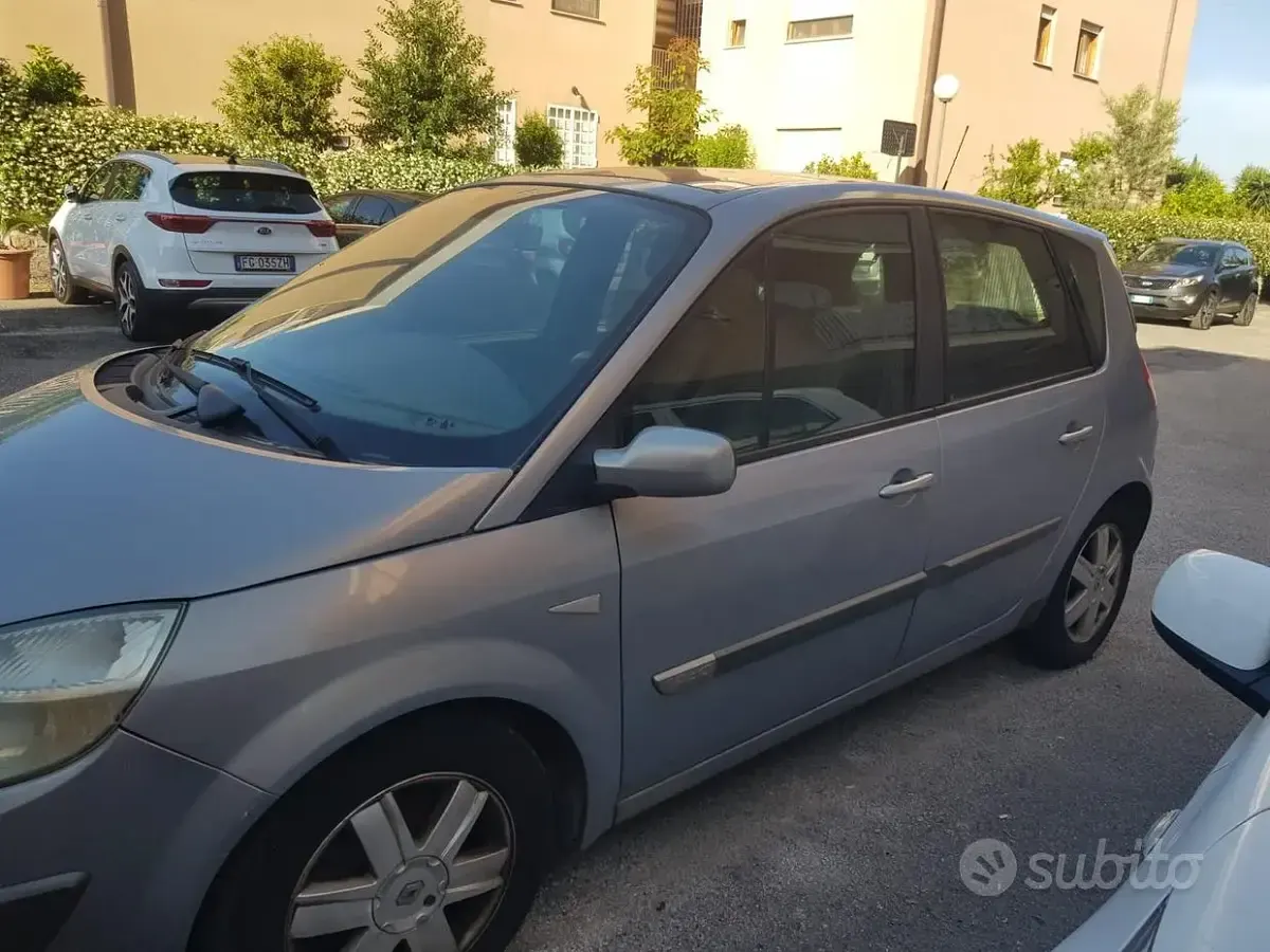Usata Renault Scénic 120 CV (88 kW) 2005 Grigio Monovolume