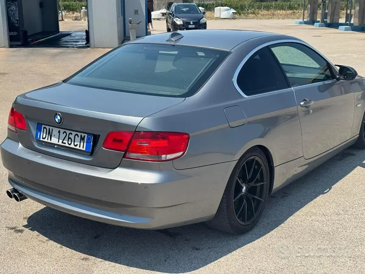 Usata BMW 325 197 CV (144 kW) 2008 Grigio Coupé