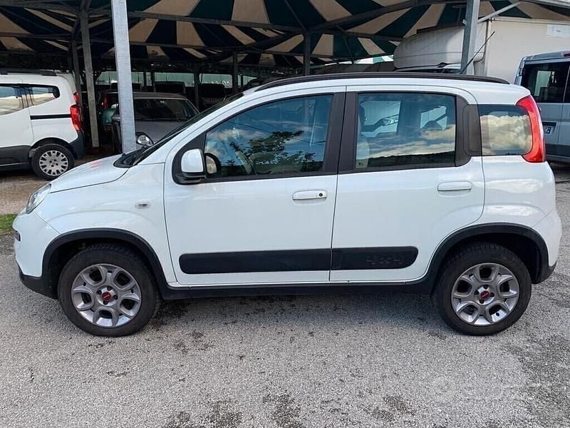 Usata Fiat Panda 4x4 S 95 CV (69 kW) 2016 Bianco Utilitaria