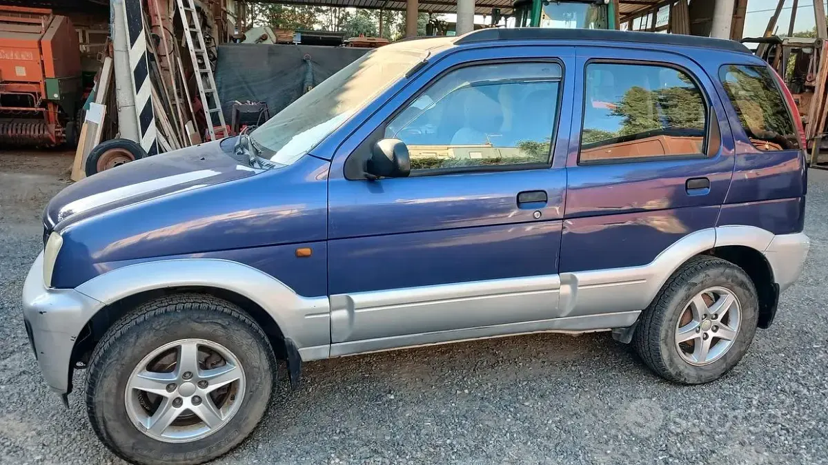 Usata Daihatsu Terios 86 CV (63 kW) 2002 Bluazzurro SUV