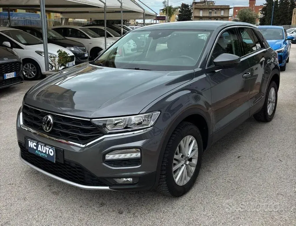 Usata VW T-Roc Business 150 CV (110 kW) 2021 Grigio SUV