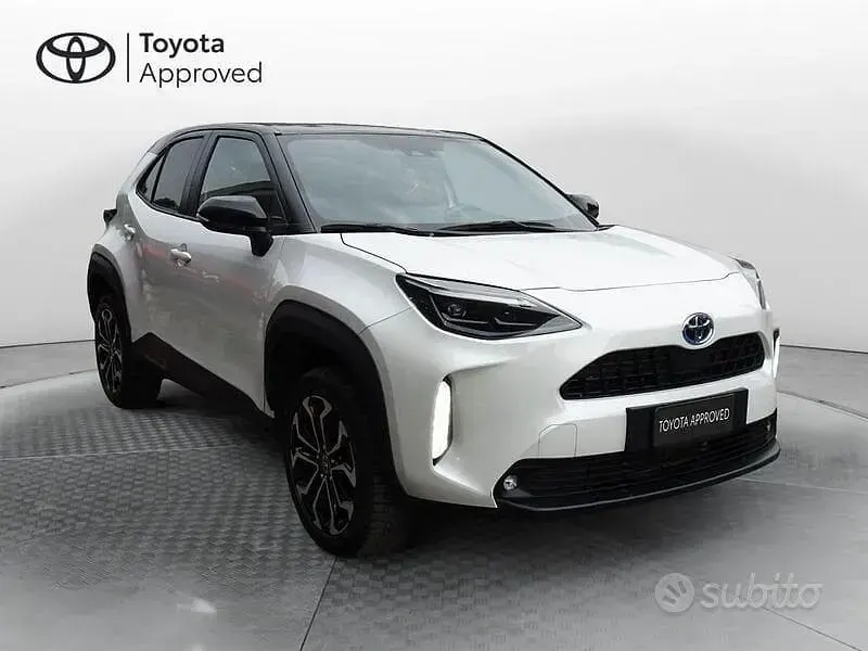 Usata Toyota Yaris Cross Trend 116 CV (85 kW) 2022 Bianco SUV