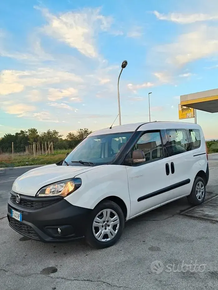 Usata Fiat Doblò 95 CV (69 kW) 2017 Bianco Monovolume