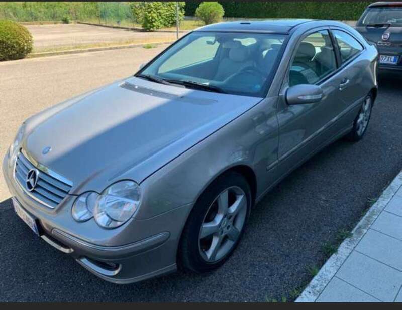 Usato 2006 Mercedes C220 2.1 Diesel 150 CV (5.500 €)