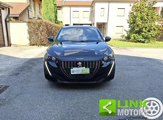 Usata Peugeot 208 Allure 75 CV (55 kW) 2022 Nero Utilitaria