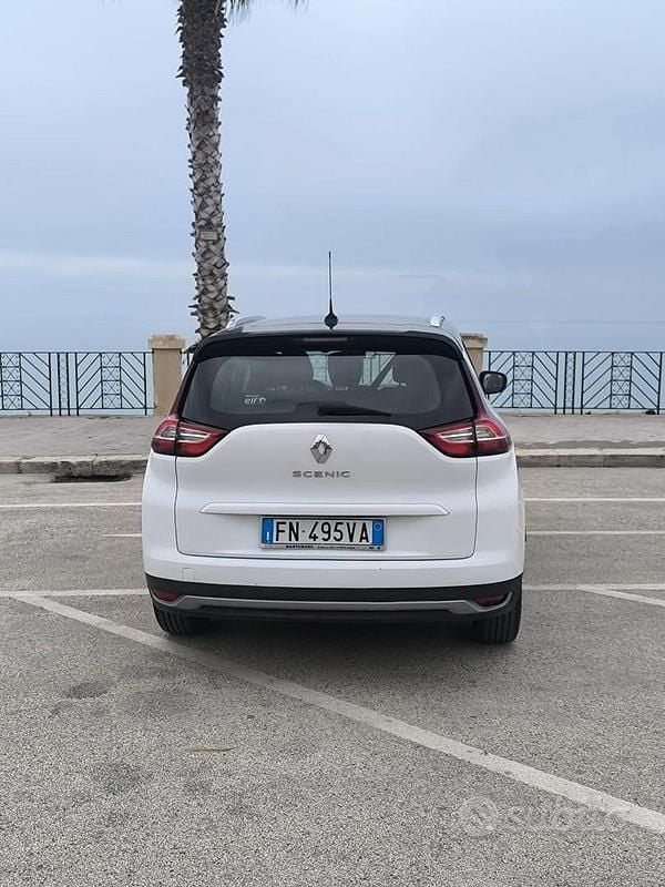Usata Renault Grand Scénic IV 110 CV (80 kW) 2018 Bianco Monovolume
