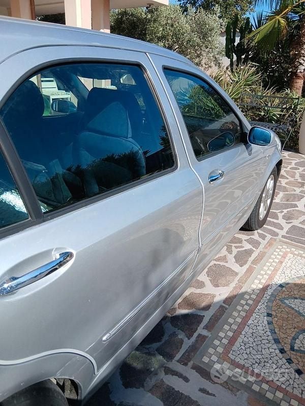 Usata Lancia Lybra 116 CV (85 kW) 2002 Grigio Station wagon