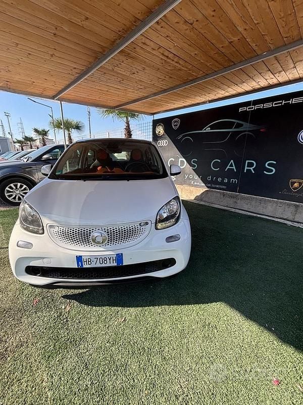 Bianco Usata 2016 Smart ForFour Prime Utilitaria | 7499 € (Buon prezzo) - Immagine 1/4