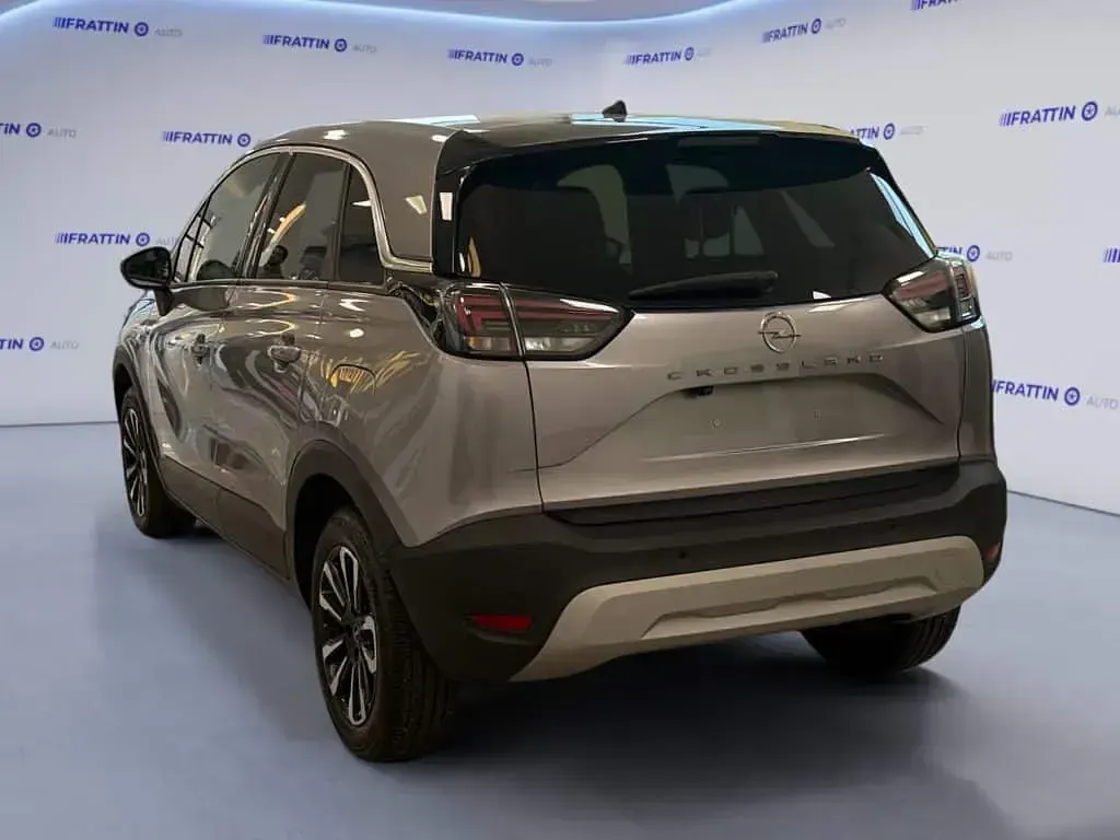Usata Opel Crossland Elegance 110 CV (80 kW) 2024 Argento SUV