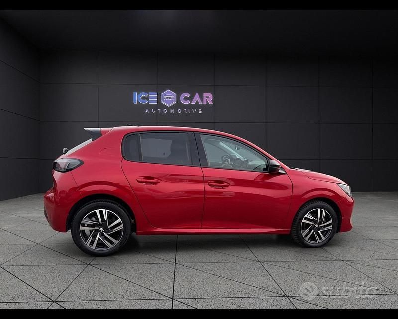 Usata Peugeot 208 Allure 101 CV (74 kW) 2022 Rosso Utilitaria