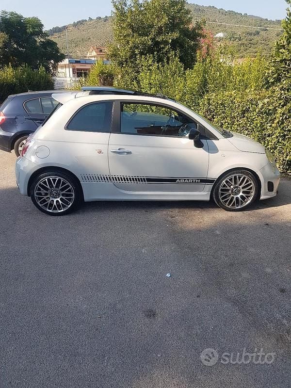 Usata Abarth 500 135 CV (99 kW) 2010 Grigio
