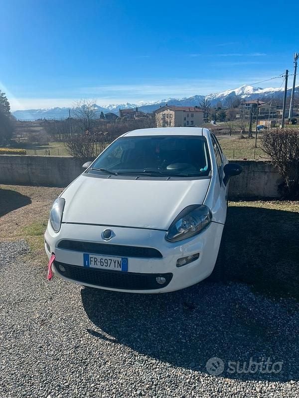Usata Fiat Punto 69 CV (50 kW) 2018 Bianco Utilitaria