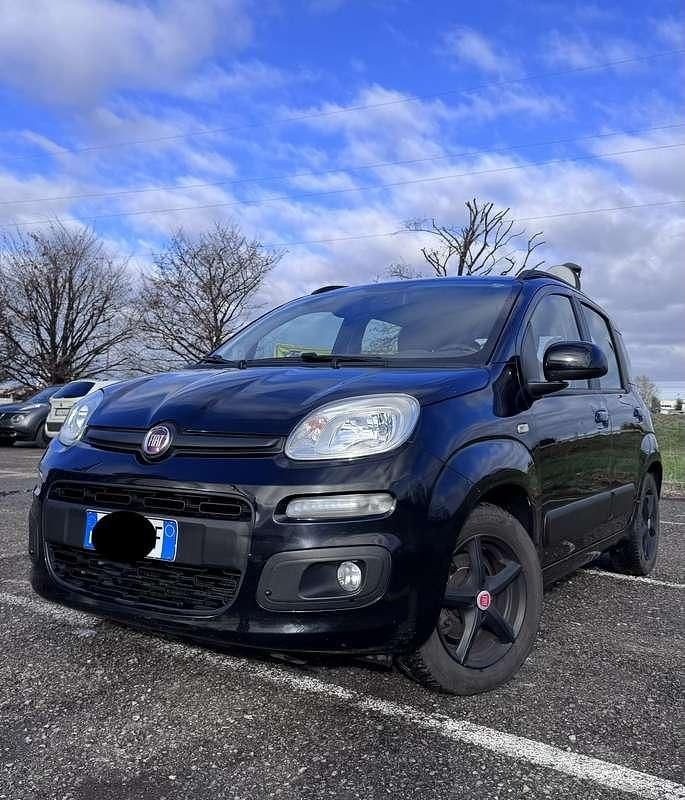 Usata Fiat Panda Lounge 69 CV (50 kW) 2016 Nero Utilitaria