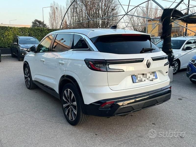 Usata Renault Austral Techno 200 CV (147 kW) 2023 Bianco nacré metallizzato SUV