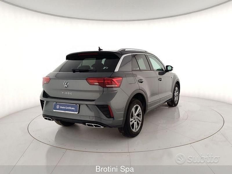 Usata VW T-Roc R-line 116 CV (85 kW) 2025 Grigio SUV