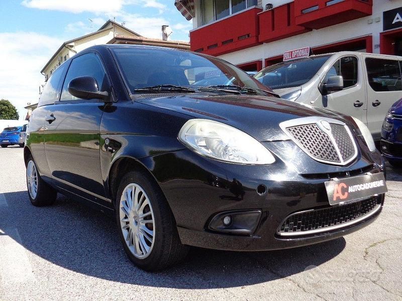 Usata Lancia Ypsilon 77 CV (56 kW) 2010 Nero Utilitaria