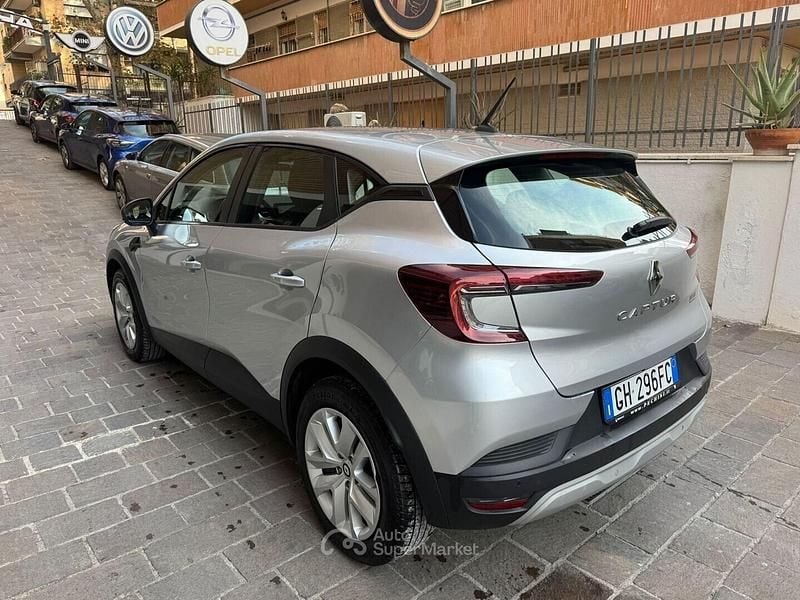 Usata Renault Captur Zen 101 CV (74 kW) 2022 Grigio SUV