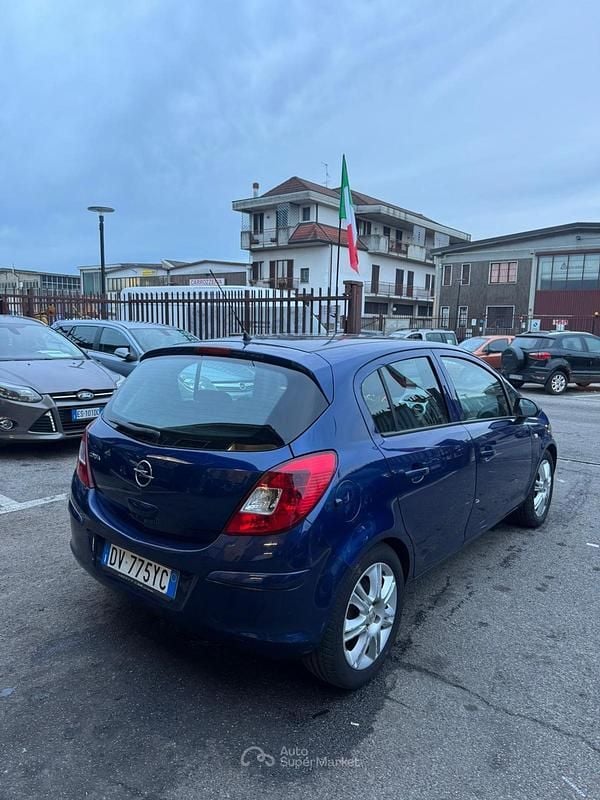 Usata Opel Corsa 90 CV (66 kW) 2009 Blu Utilitaria