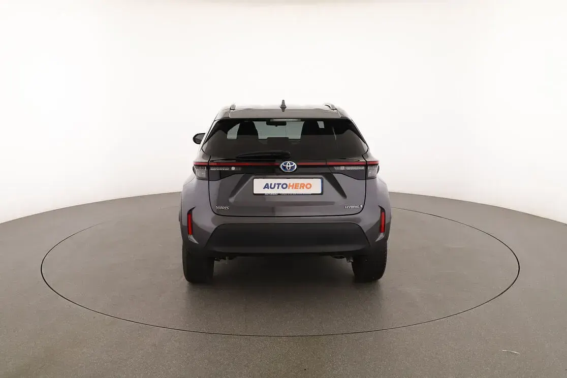 Usata Toyota Yaris Trend 116 CV (85 kW) 2022 Grigio Utilitaria