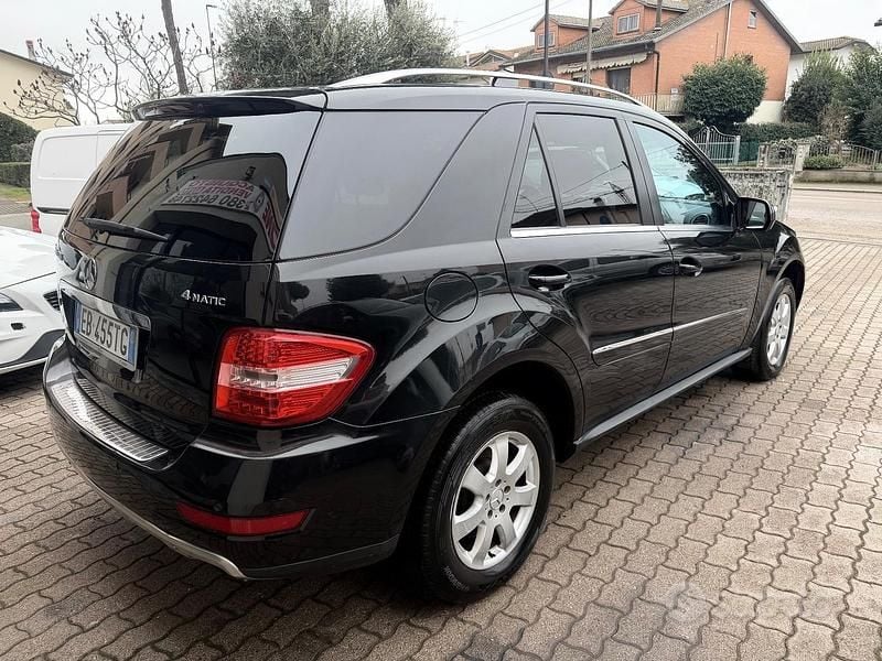 Usata Mercedes ML350 Premium 224 CV (164 kW) 2010 Nero SUV