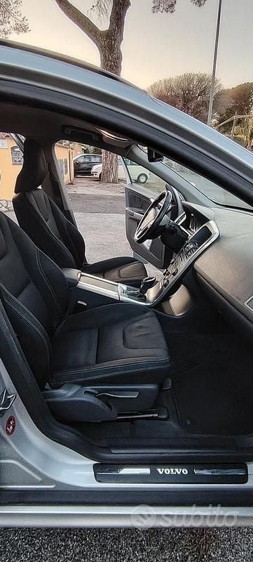 Usata Volvo XC60 Business Edition 136 CV (100 kW) 2014 Grigio SUV