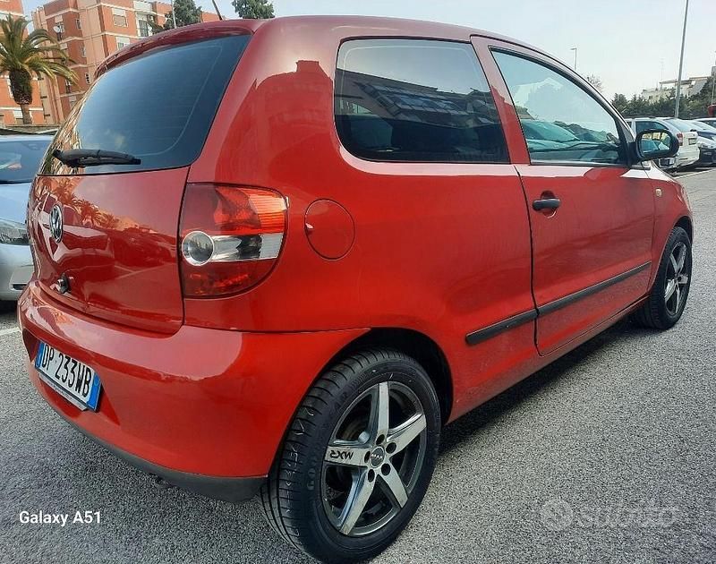 Usata VW Fox 54 CV (39 kW) 2008 Rosso Utilitaria
