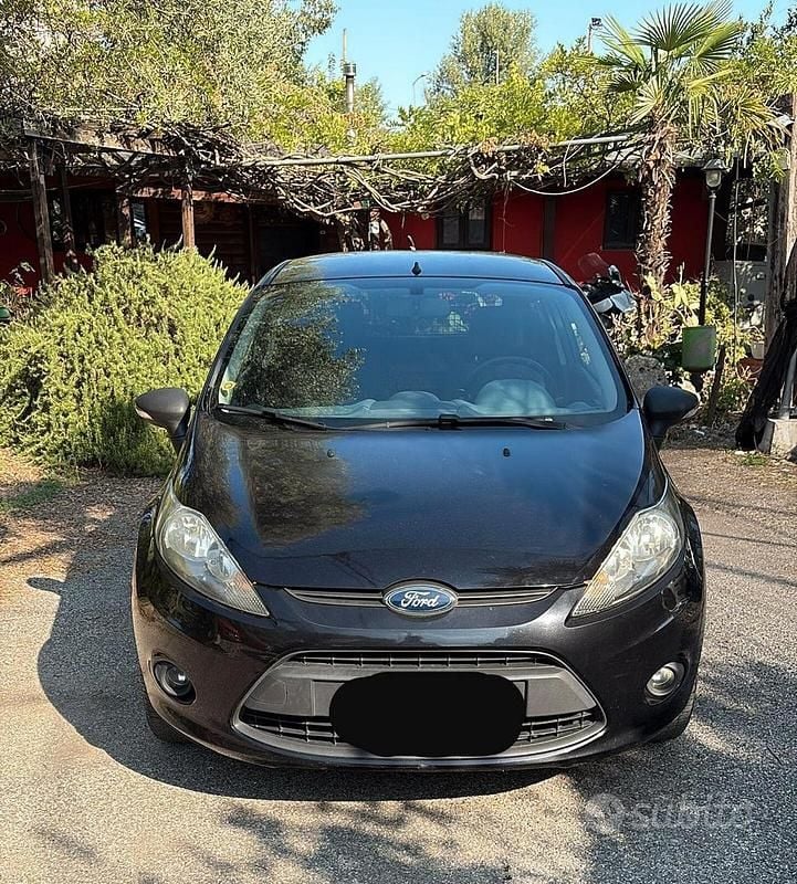 Usata Ford Fiesta 70 CV (51 kW) 2011 Nero Utilitaria