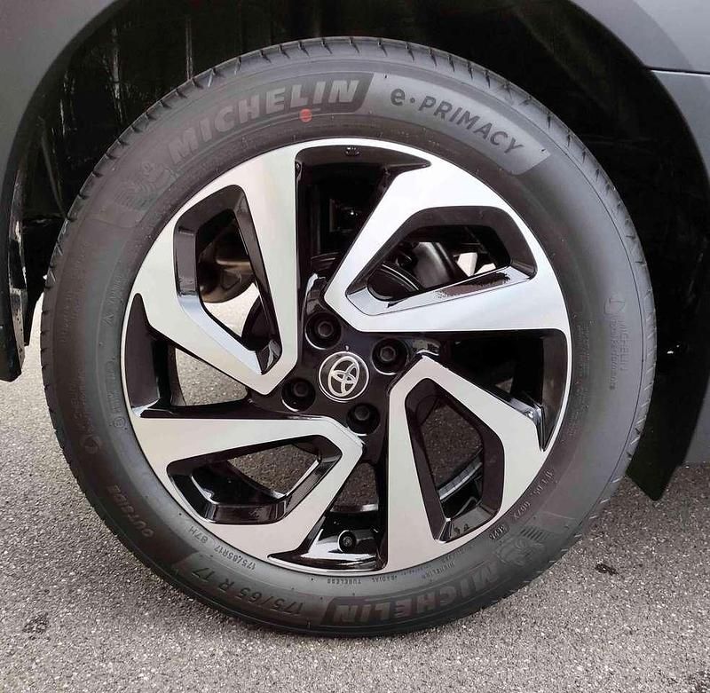 Nuova Toyota Aygo X Trend 72 CV (52 kW) 2025 Persian salt & black SUV