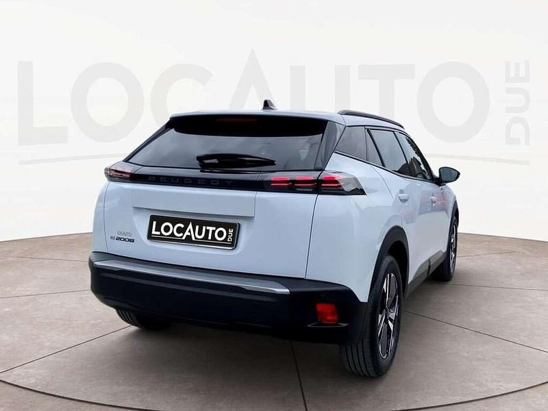 Usata Peugeot e-2008 Allure 114 kW (156 CV) 2024 Bianco SUV