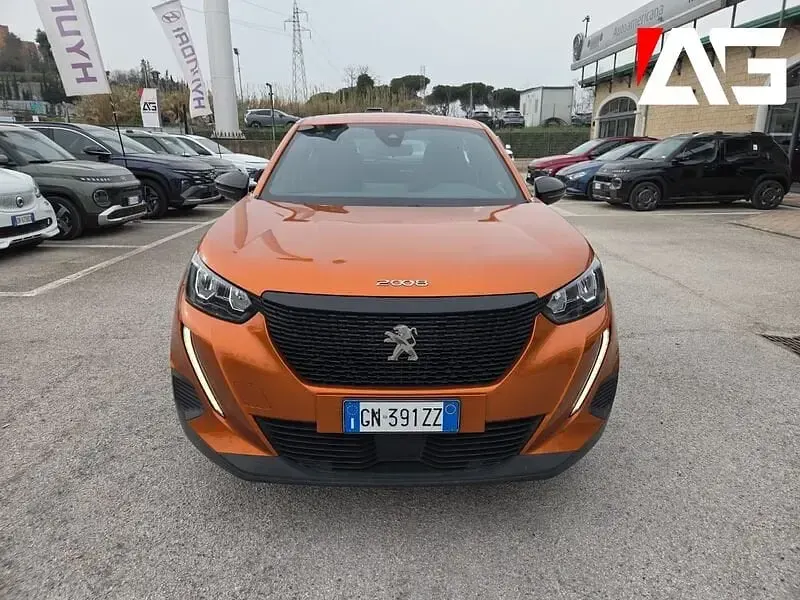 Usata Peugeot 2008 Active 102 CV (75 kW) 2023 Arancione SUV