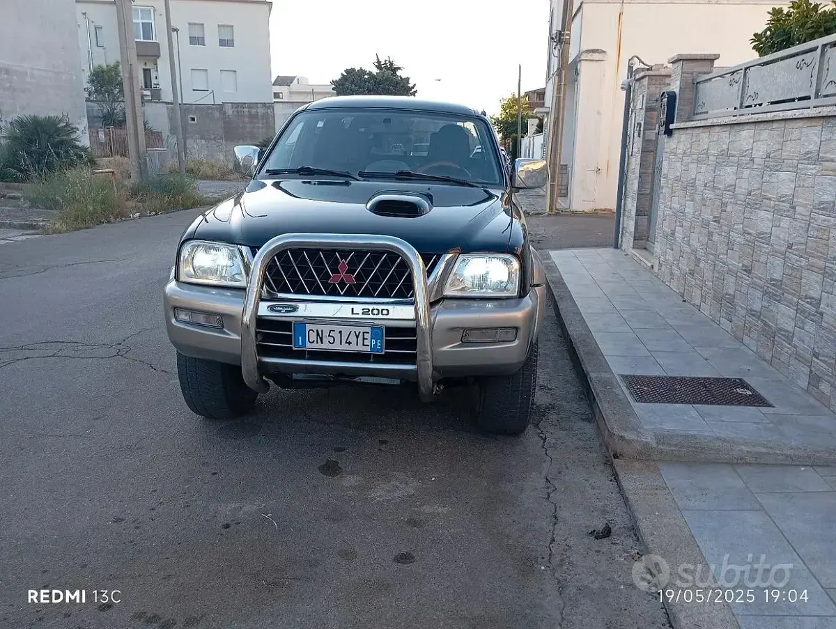Usata Mitsubishi L 115 CV (84 kW) 2006 Nero SUV
