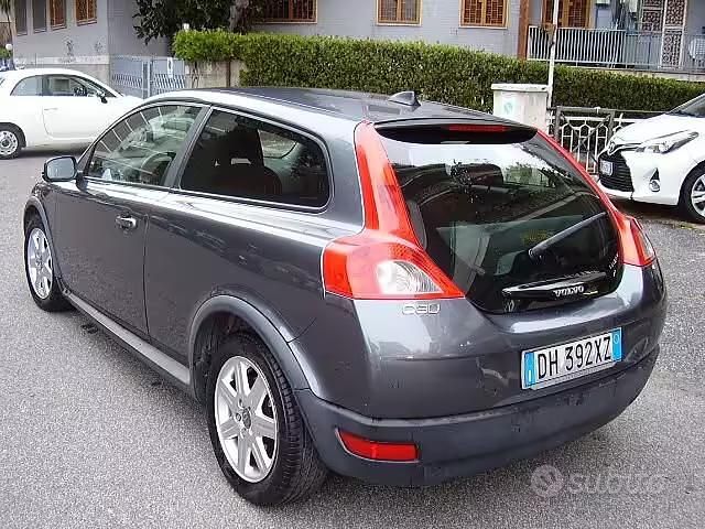 Usata Volvo C30 Kinetic 101 CV (74 kW) 2007 Grigio Utilitaria