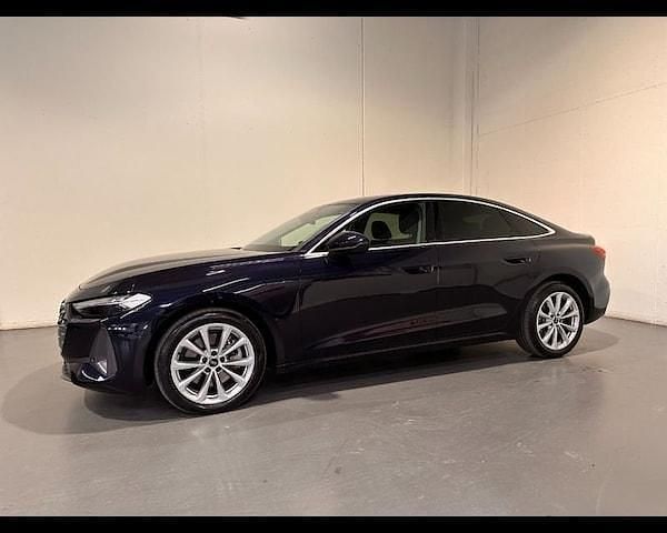 Usata Audi A5 Advanced 204 CV (150 kW) 2025 Blu firmamento metallizzato Berlina
