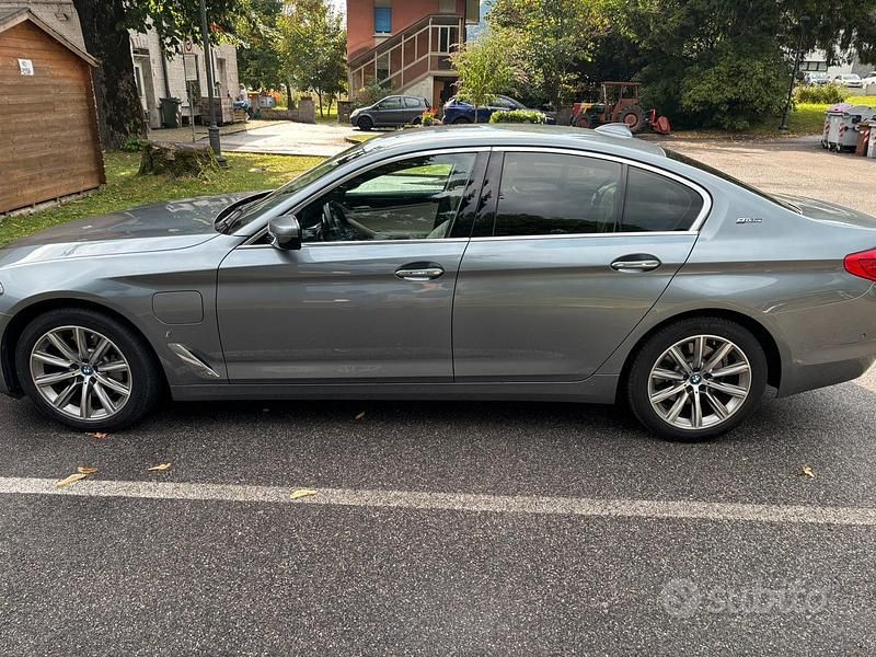 Usata BMW 530e 184 CV (135 kW) 2019 Grigio Berlina