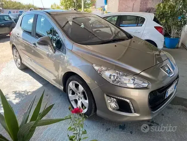 Usata Peugeot 308 112 CV (82 kW) 2013 Grigio Berlina
