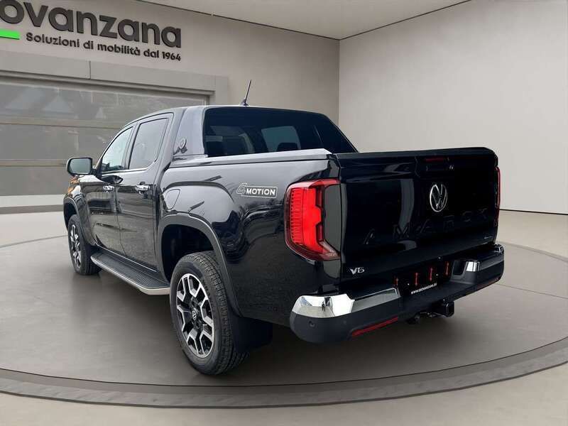 Usata VW Amarok Aventura 241 CV (177 kW) 2024 Nero Pick-up