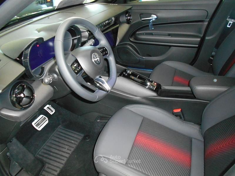 Nuova Alfa Romeo Junior Ti 145 CV (106 kW) 2026 Nero SUV