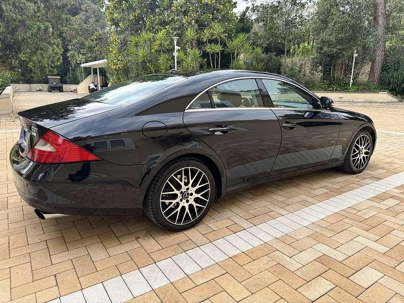 Usata Mercedes CLS320 Chrome 224 CV (164 kW) 2007 Nero Coupé