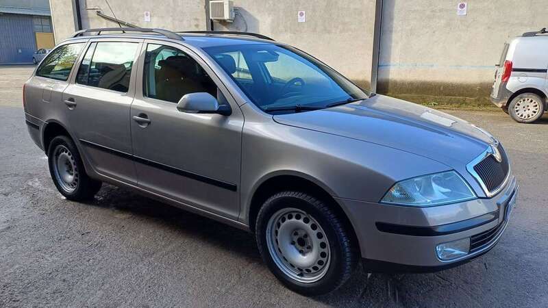 Usata Skoda Octavia Ambiente 140 CV (102 kW) 2006 Grigio Station wagon