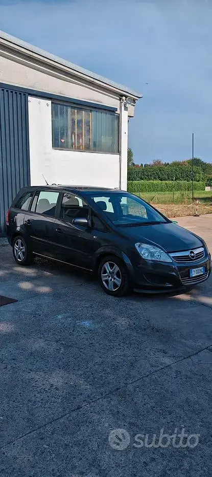 Usata Opel Zafira Cosmo 110 CV (80 kW) 2009 Grigio Monovolume