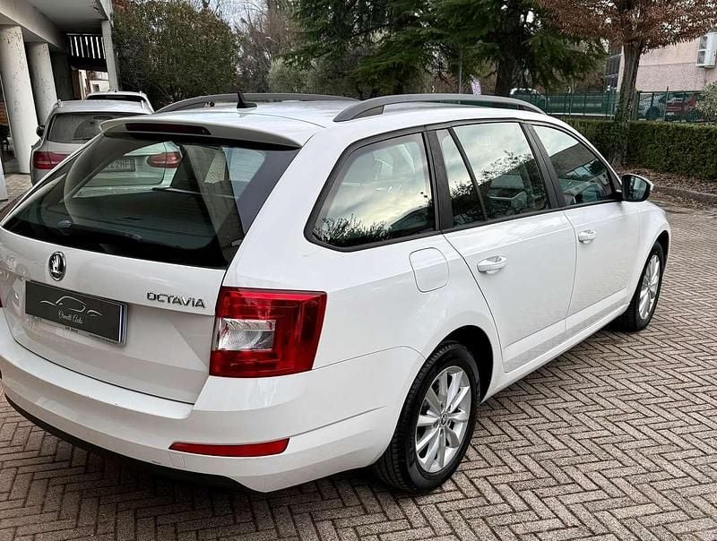Usata Skoda Octavia Executive 150 CV (110 kW) 2016 Bianco Station wagon