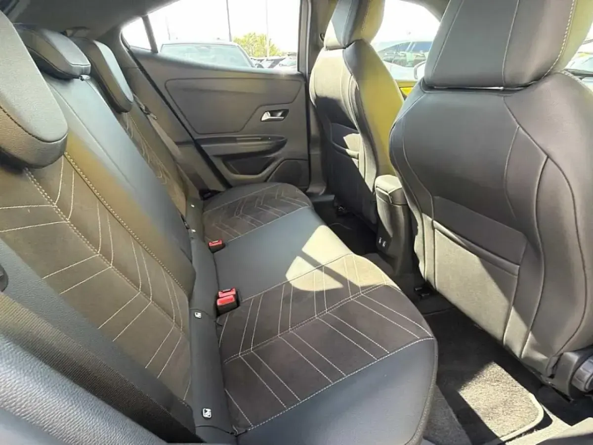 Usata Opel Mokka Ultimate 131 CV (96 kW) 2022 Grigio SUV