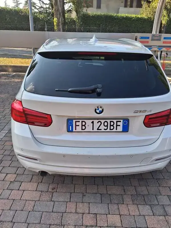 Usata BMW 318 Advantage 150 CV (110 kW) 2015 Bianco Station wagon