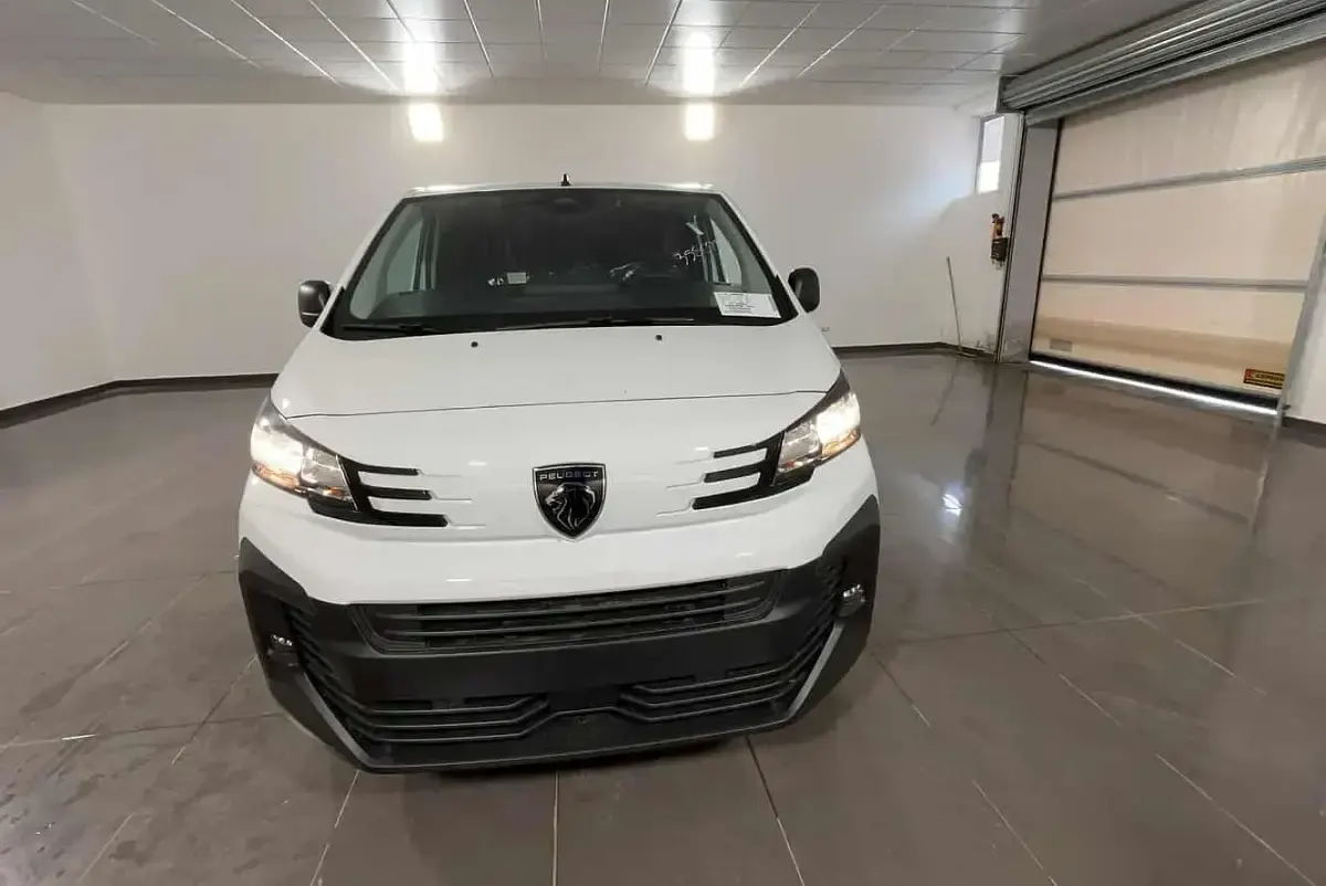 Nuova Peugeot Expert S 120 CV (88 kW) 2025 Kaolin white Furgone